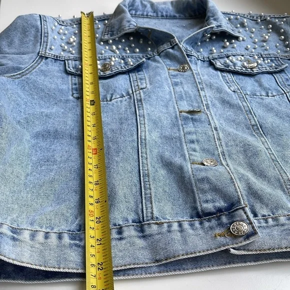 Pearl Embellished Denim Jean Jacket Button Front Long Sleeve Light Blue Wash - Picture 14 of 16